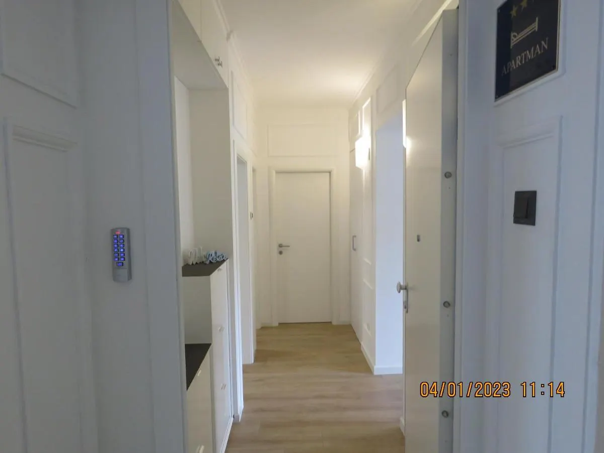 Peacock Apartment Split