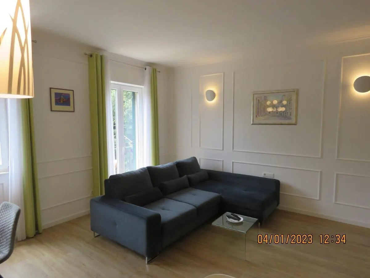 Peacock Apartment Split